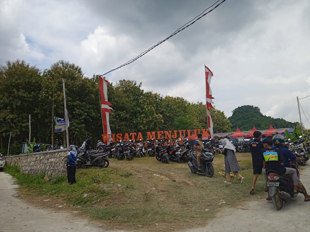 Suasana Gunung Menjuluk saat Kupatan. (Foto: Luluk)