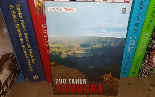 Sampul 200 Tahun Tambora. (Foto: Dokpri)